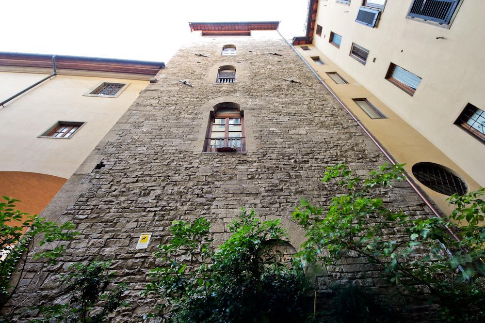 Апартаменты Ponte Vecchio Tower Флоренция Экстерьер фото